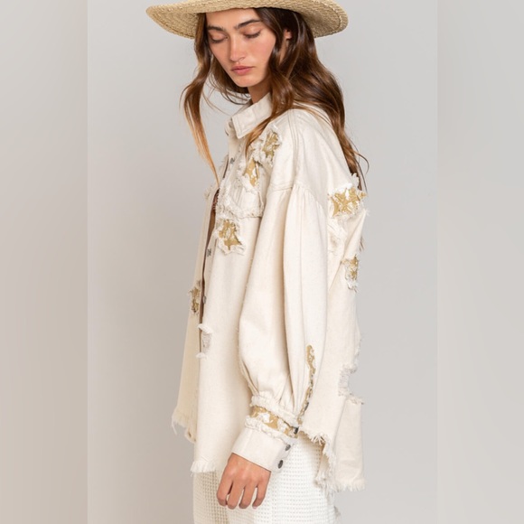 POL Star Patch Distressed Fringe Button-Up Denim Jacket in Oatmilk - Picture 4 of 5